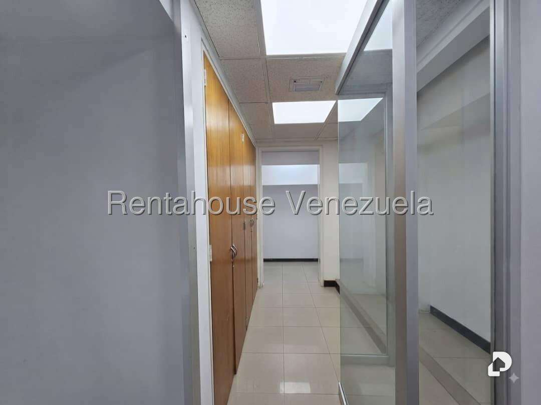 Local comercial en Las Mercedes, Caracas – 29