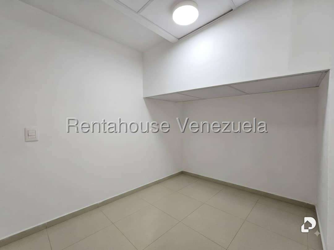 Local comercial en Las Mercedes, Caracas – 26