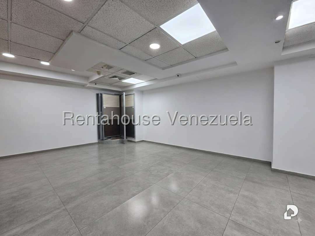 Local comercial en Las Mercedes, Caracas – 18