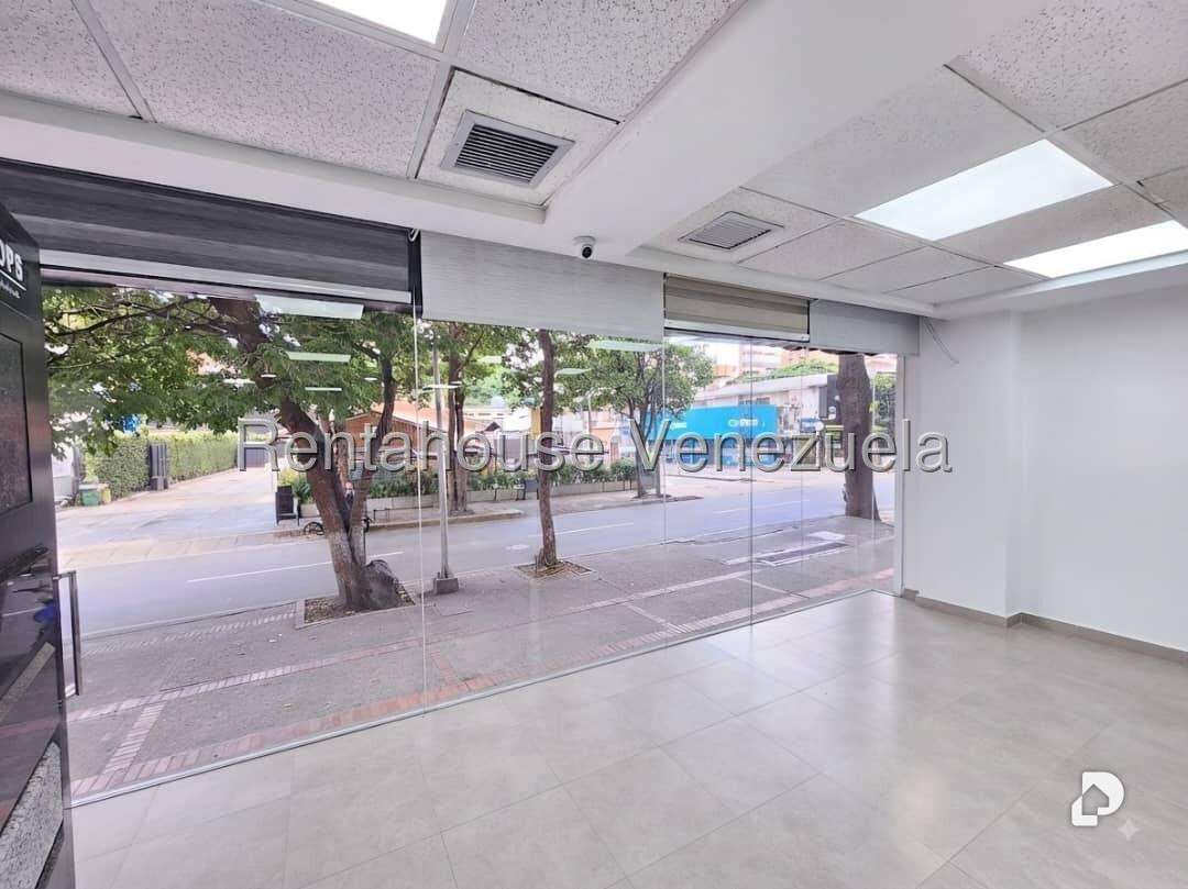 Local comercial en Las Mercedes, Caracas – 12