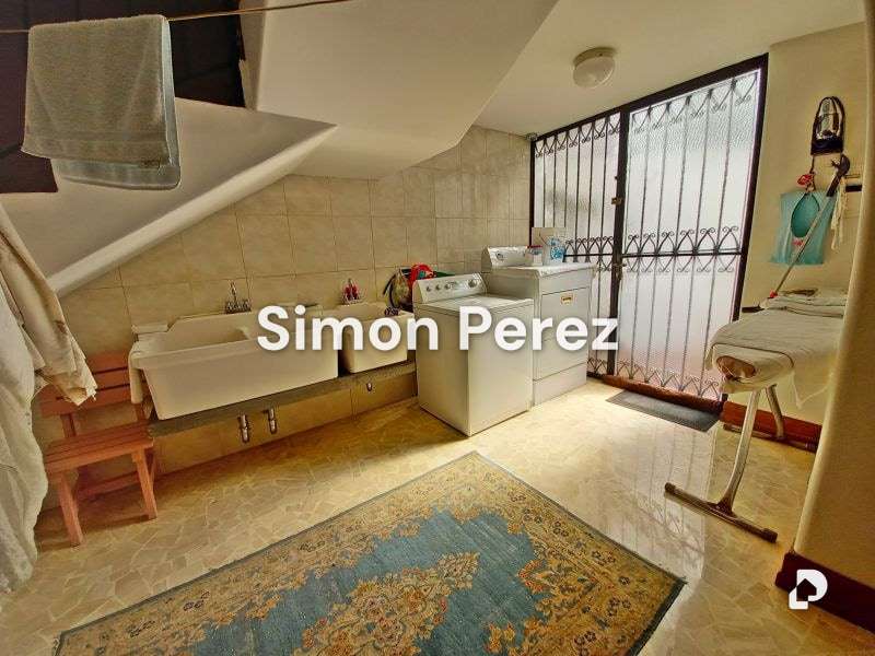 Casa en Lomas de Las Mercedes, Caracas – 23