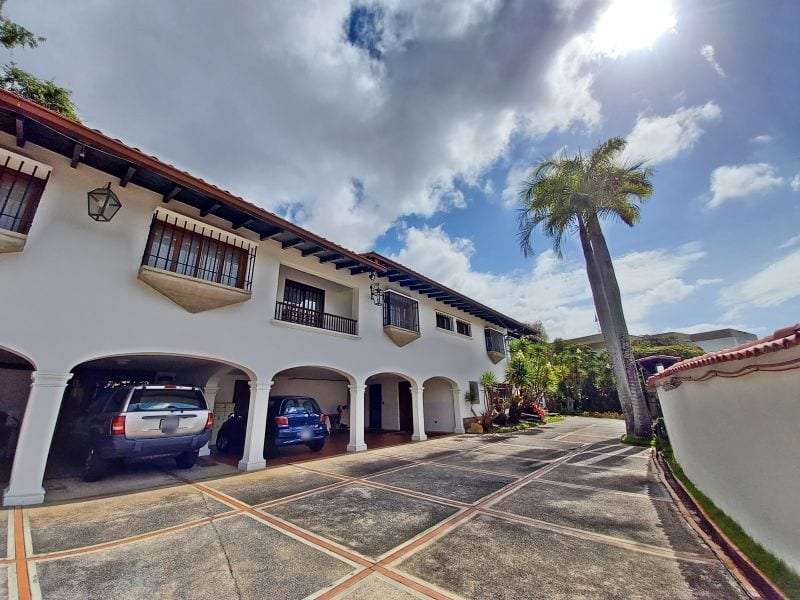 Casa en Lomas de Las Mercedes, Caracas - 1