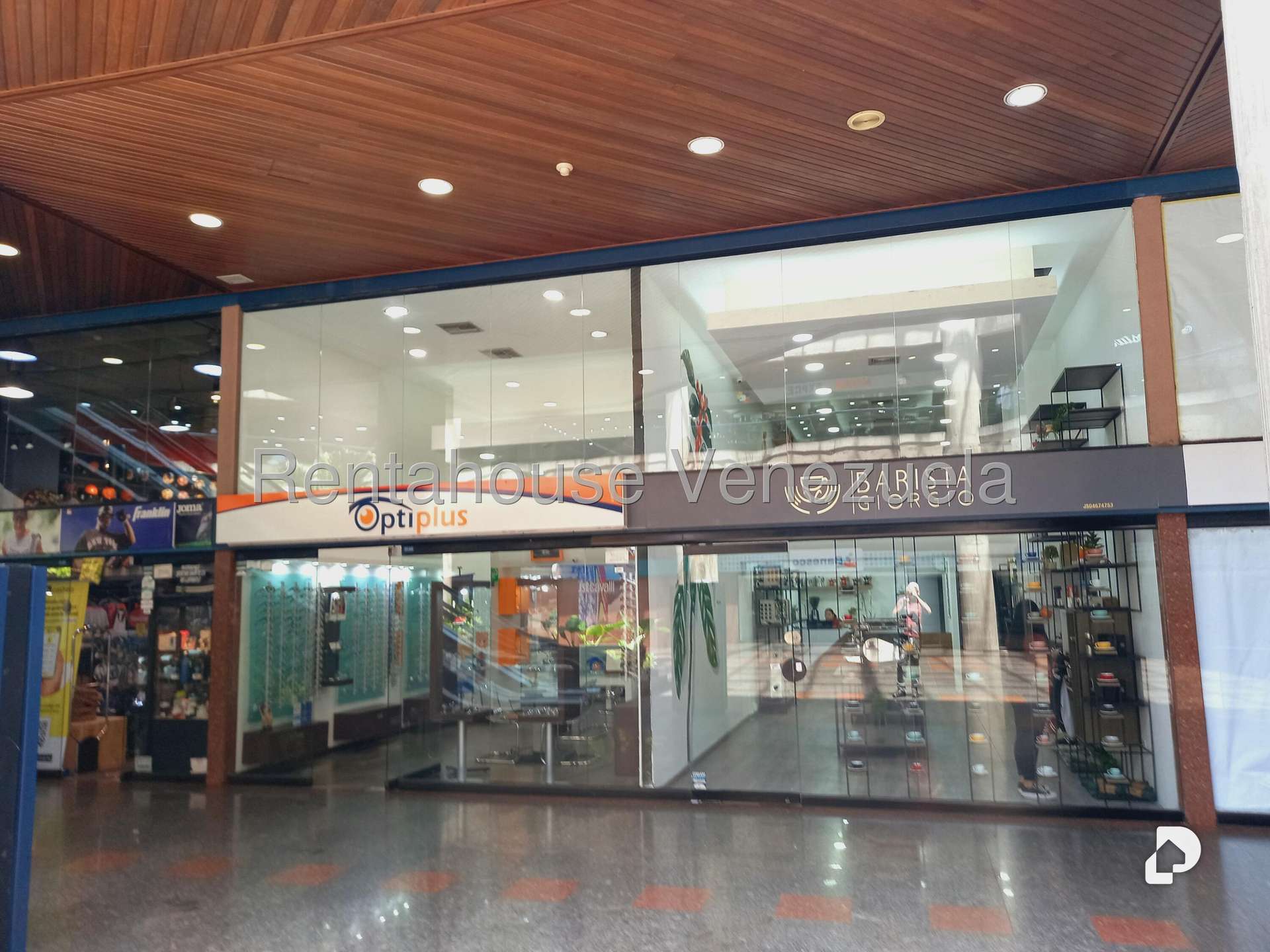 Local comercial en Santa Fe Norte, Caracas – 8