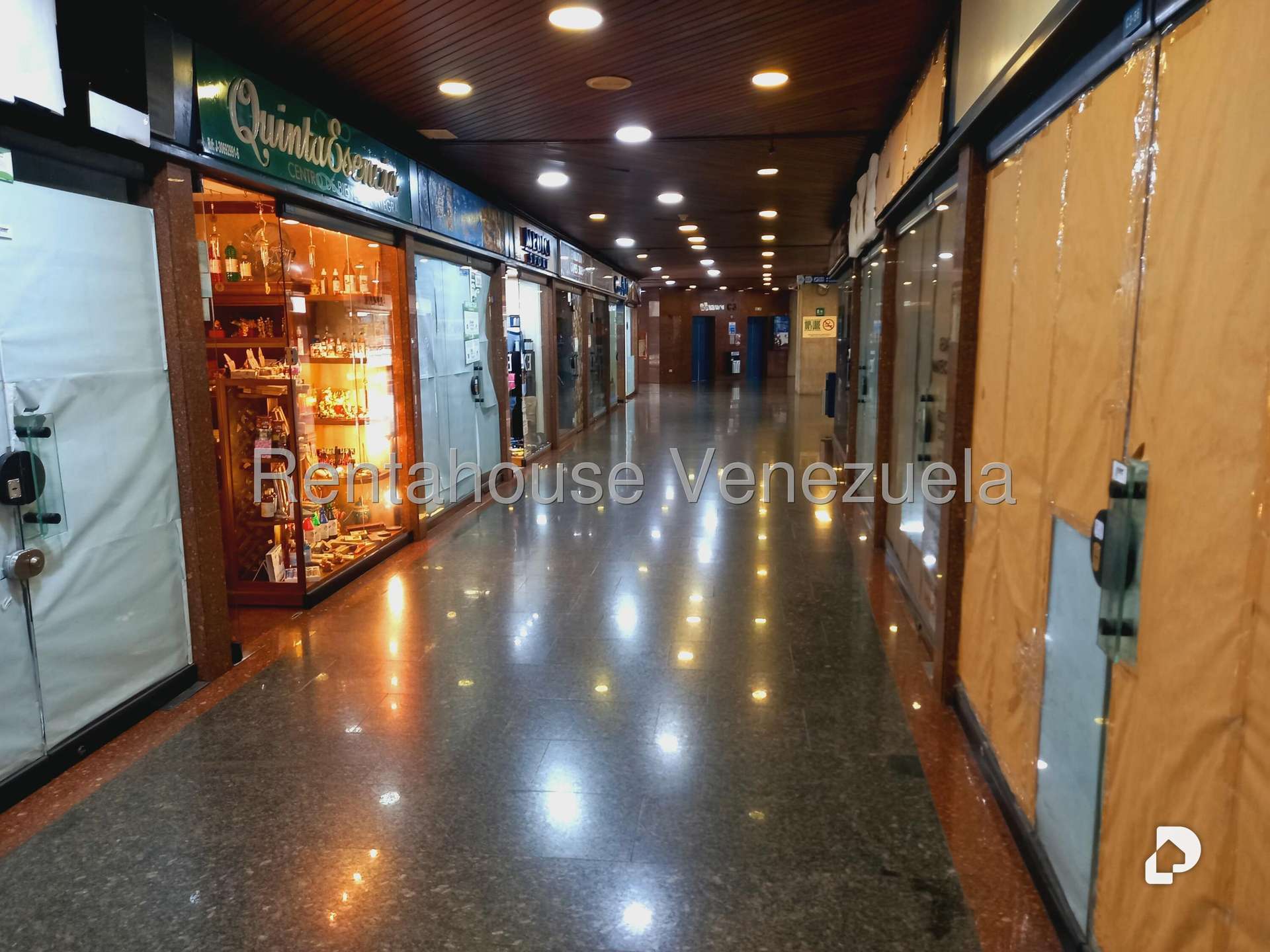 Local comercial en Santa Fe Norte, Caracas – 16