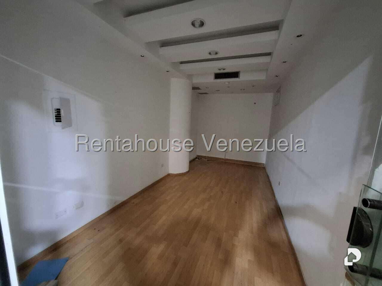 Local comercial en Santa Fe Norte, Caracas – 25