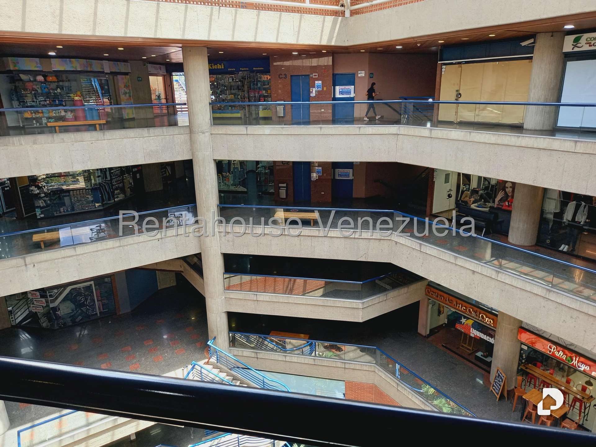 Local comercial en Santa Fe Norte, Caracas – 18