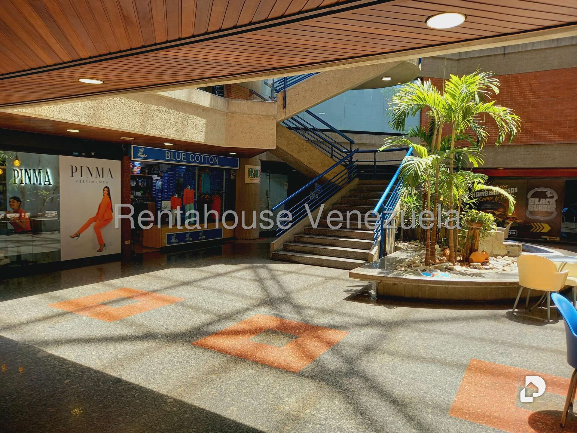 Local comercial en Santa Fe Norte, Caracas – 5