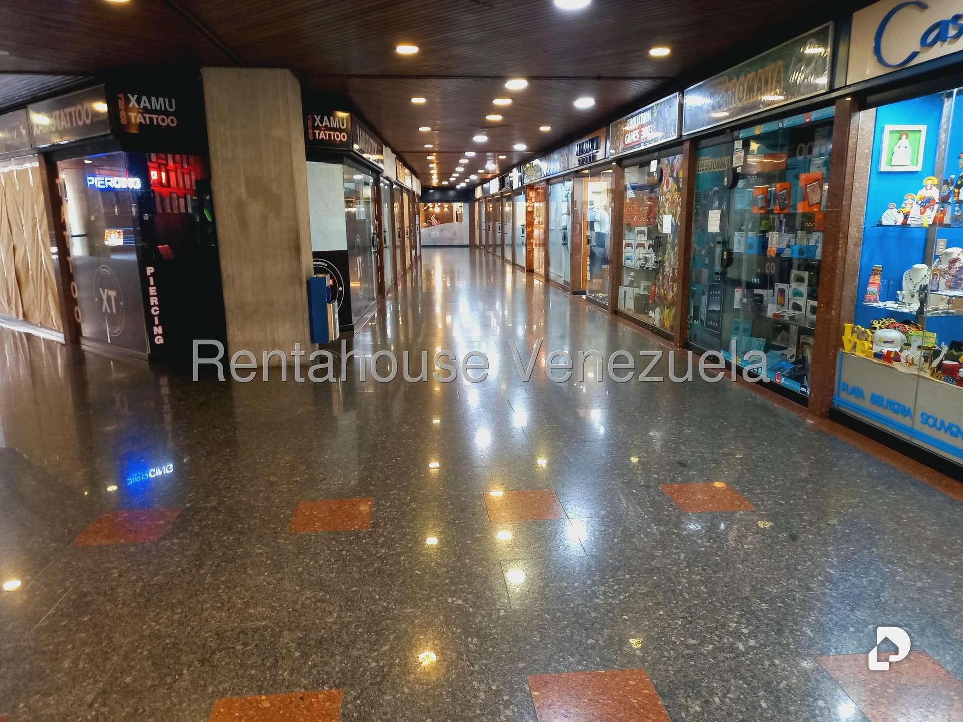 Local comercial en Santa Fe Norte, Caracas – 14