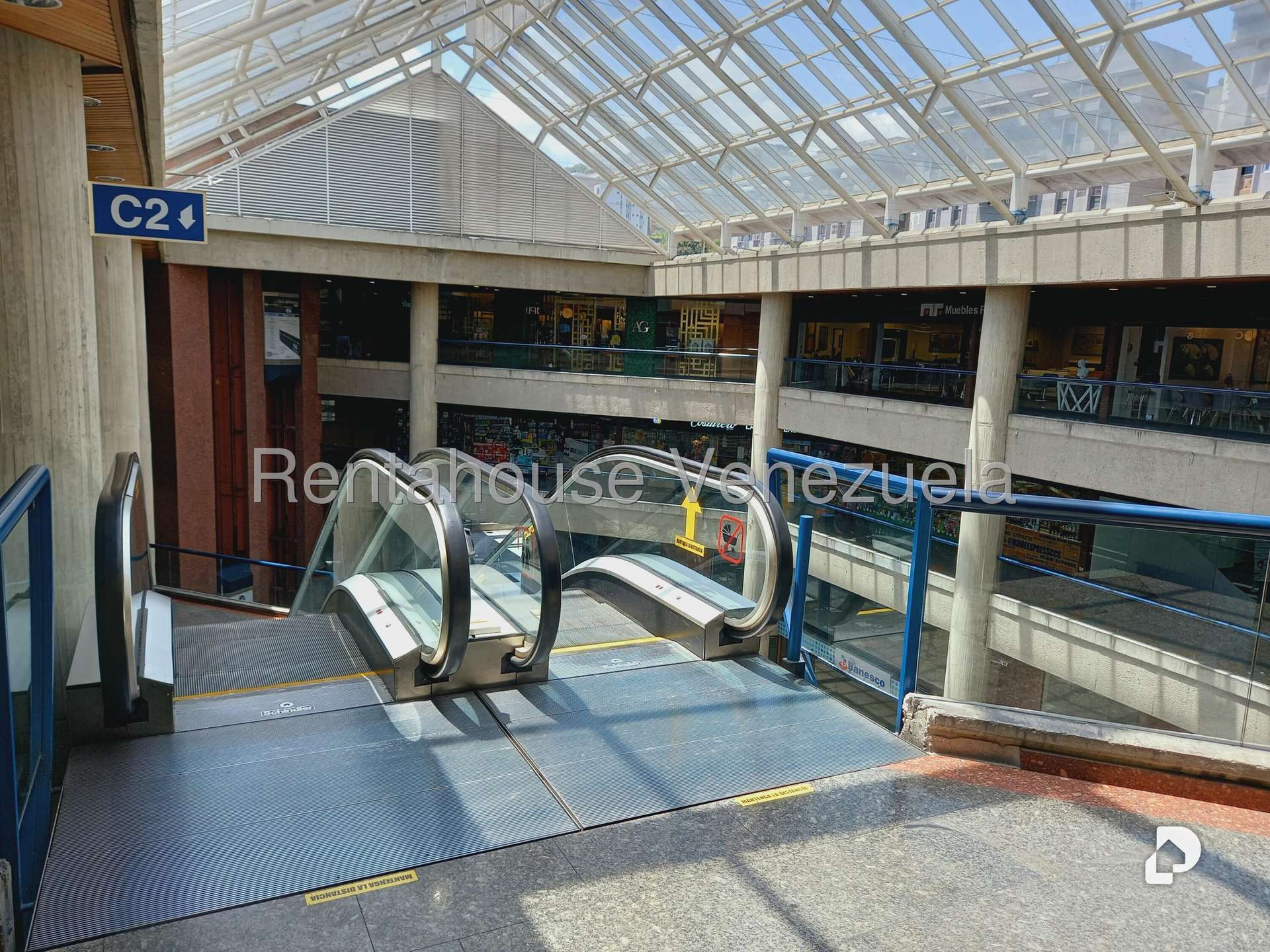 Local comercial en Santa Fe Norte, Caracas – 19