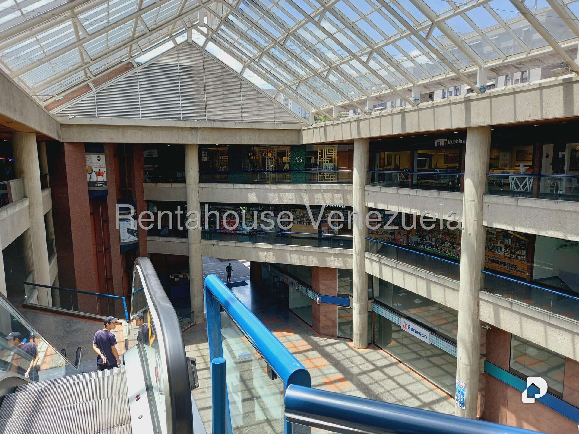 Local comercial en Santa Fe Norte, Caracas – 13