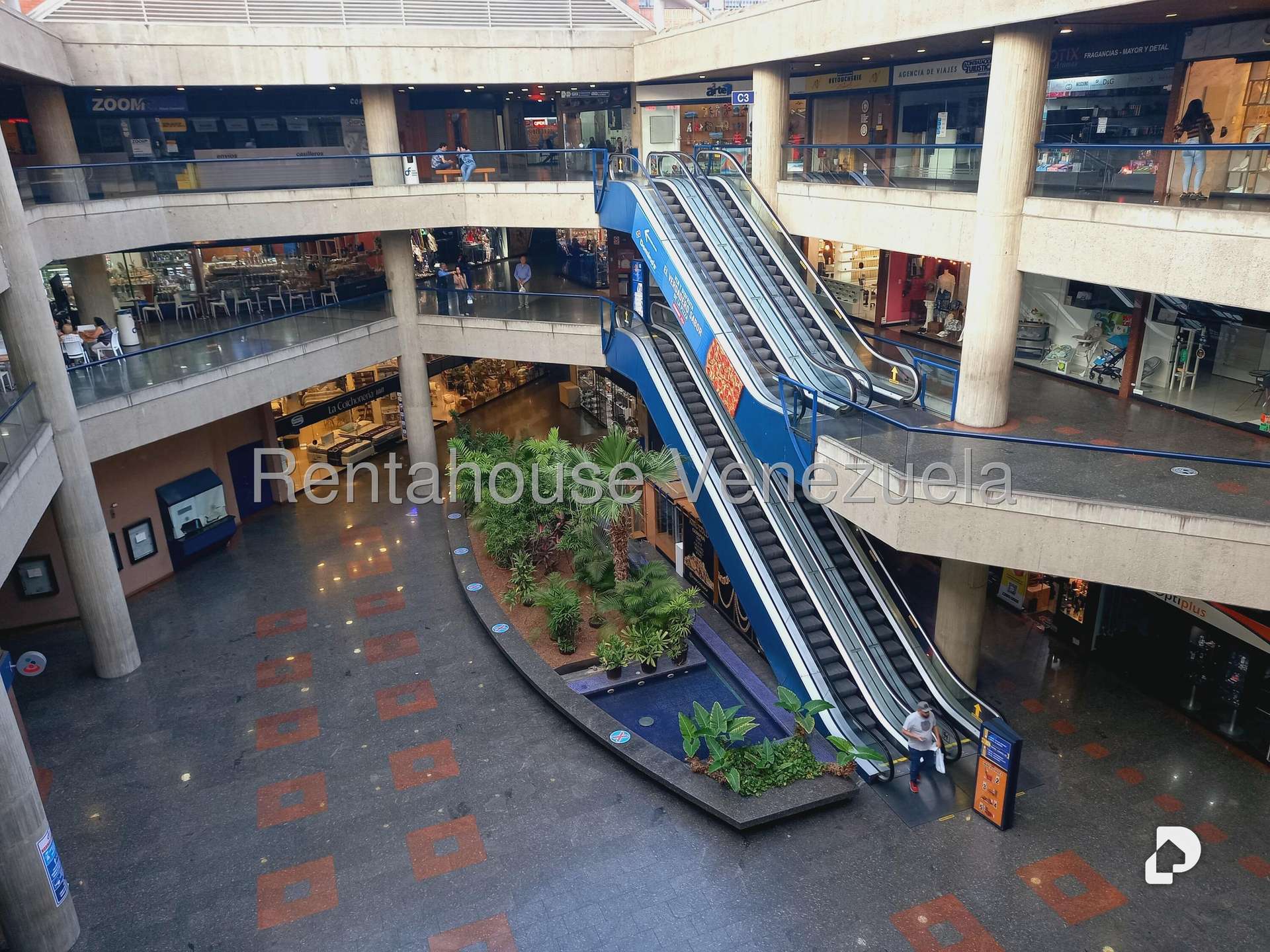 Local comercial en Santa Fe Norte, Caracas – 22