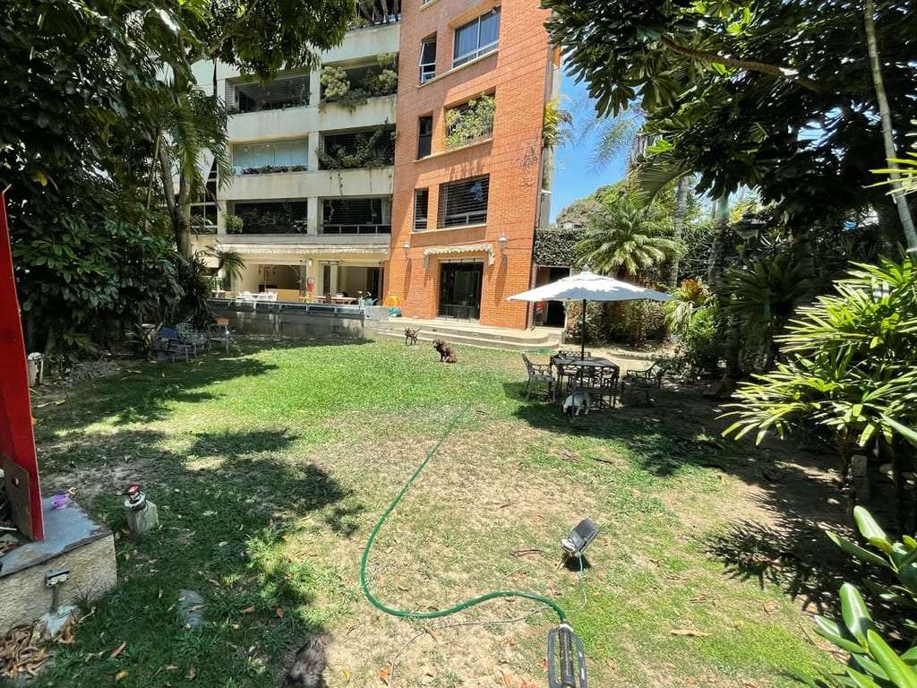Apartamento en Los Palos Grandes, Caracas - 1