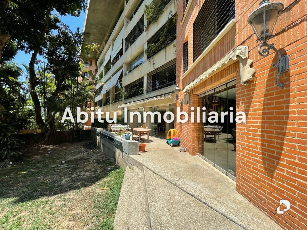 Apartamento en Los Palos Grandes, Caracas – 2