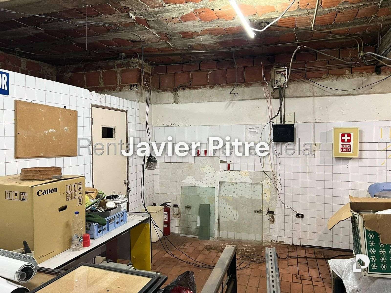 Local comercial en La Urbina, Caracas – 15