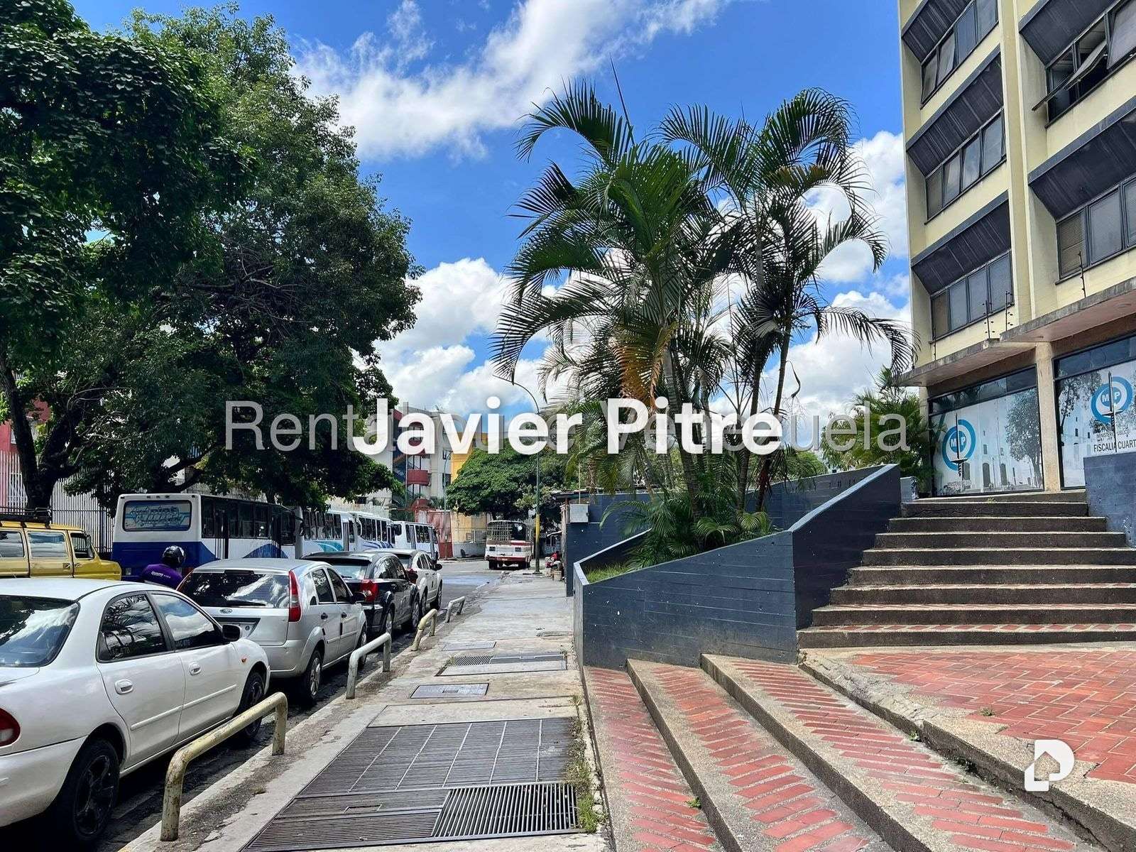 Local comercial en La Urbina, Caracas – 4