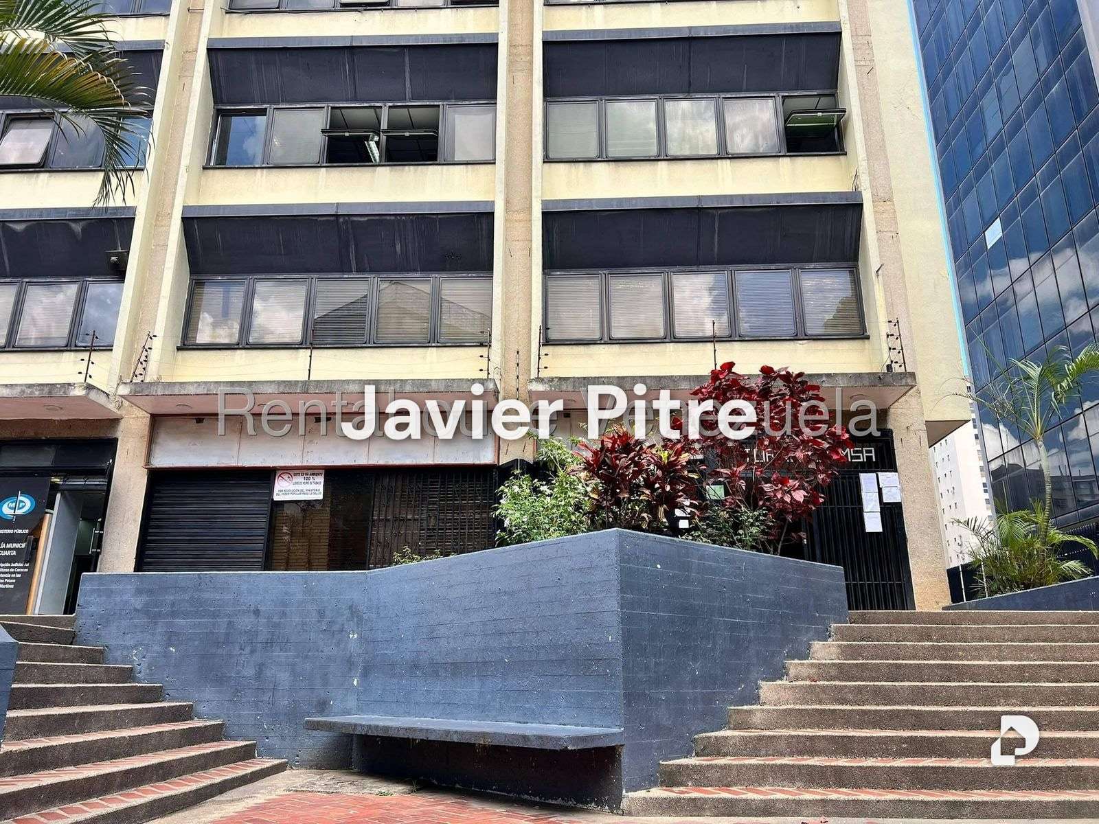 Local comercial en La Urbina, Caracas – 3