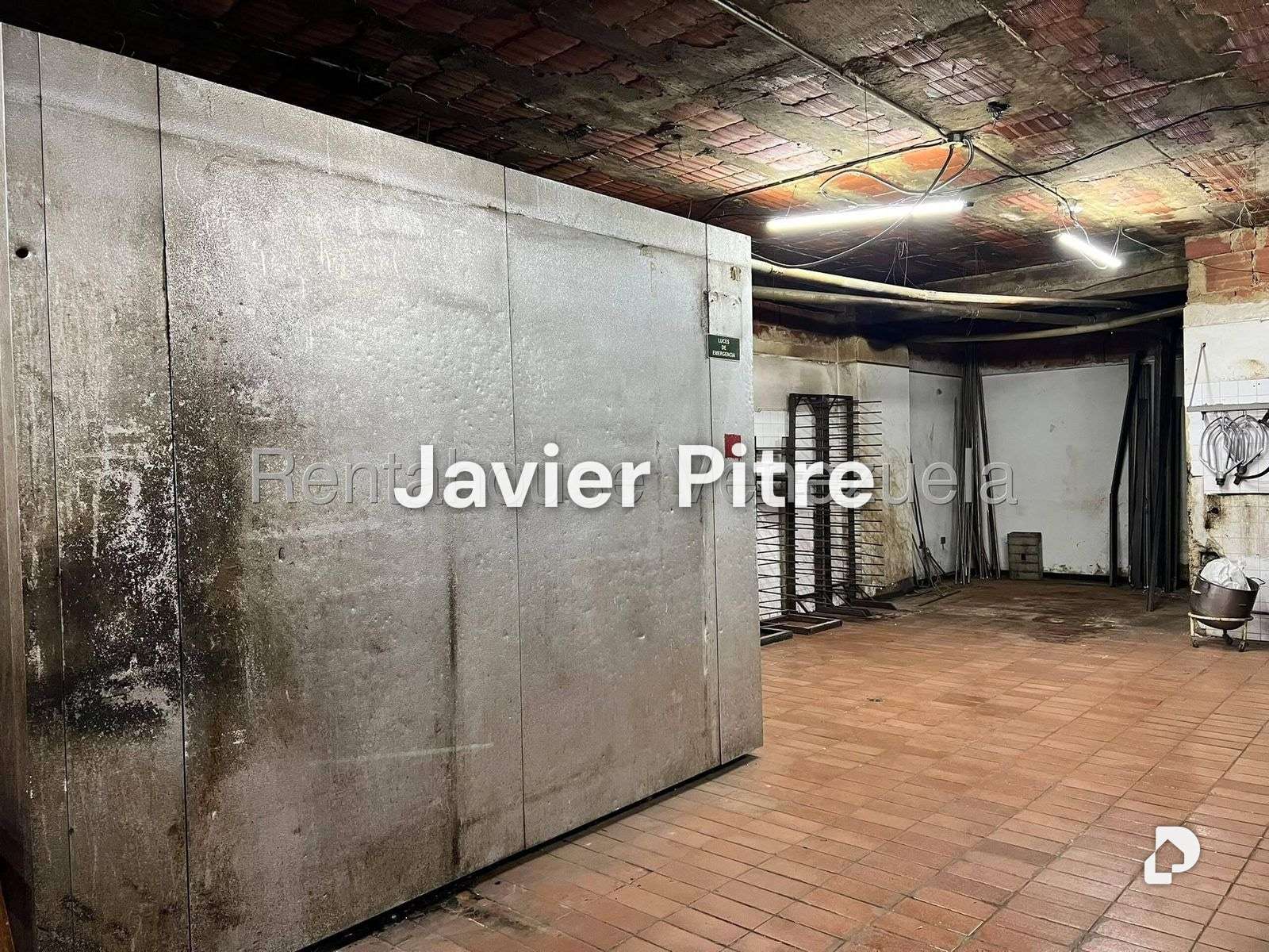 Local comercial en La Urbina, Caracas – 13