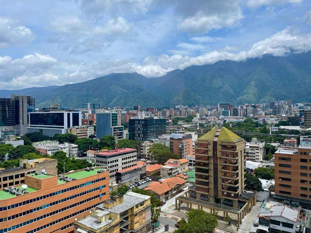 Oficina en Las Mercedes, Caracas - 1