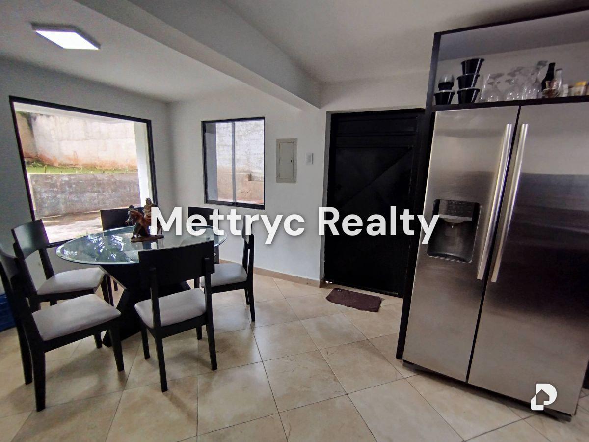 House in Colinas de Guataparo, Valencia – 2
