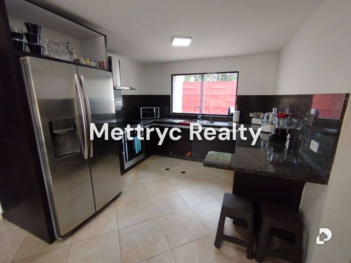 House in Colinas de Guataparo, Valencia – 3