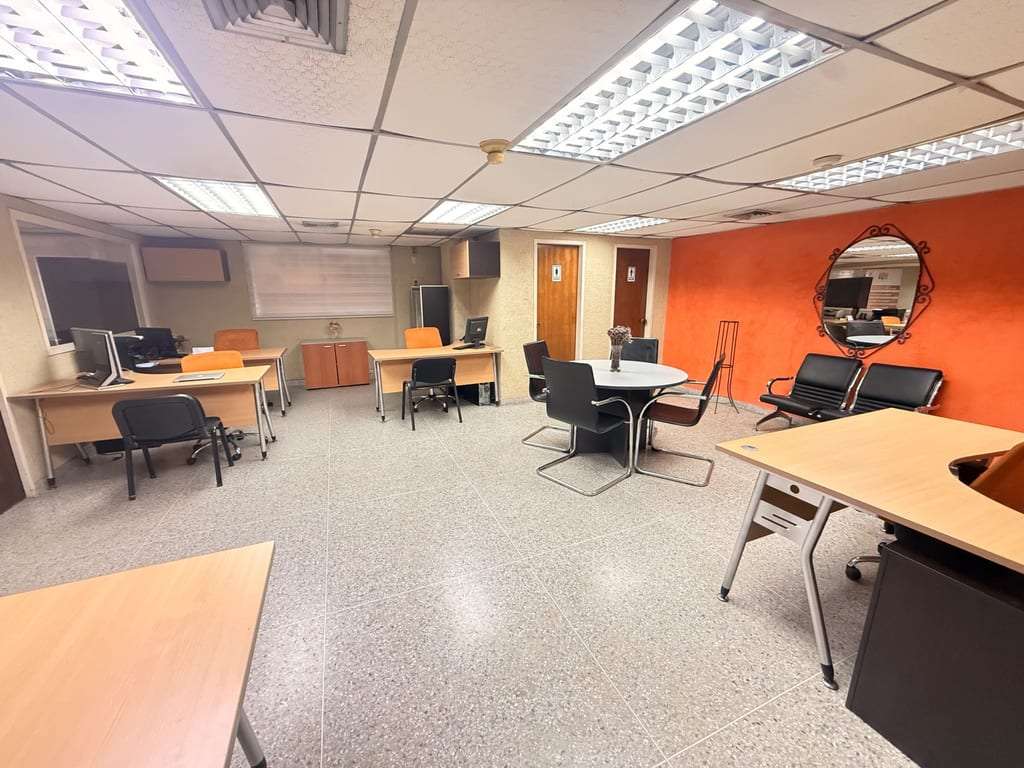 Oficina en Zona Centro, Maracay - 1