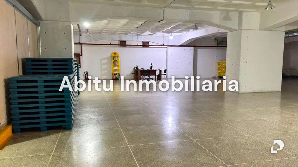 Local comercial en San Martín, Caracas – 3