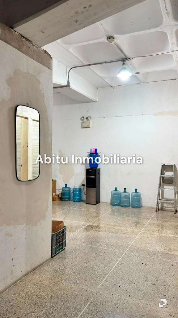 Local comercial en San Martín, Caracas – 5