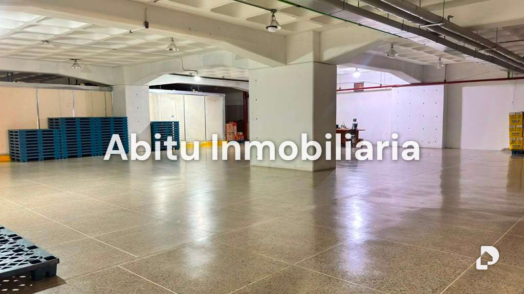 Local comercial en San Martín, Caracas – 2