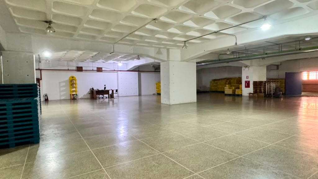 Local comercial en San Martín, Caracas - 1