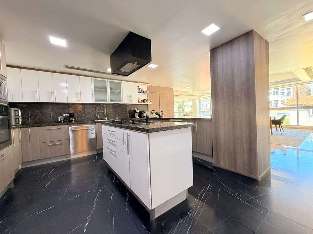 Penthouse en Los Naranjos (Las Mercedes), Caracas