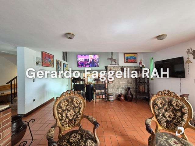 Casa en Colinas de Vista Alegre, Caracas – 22