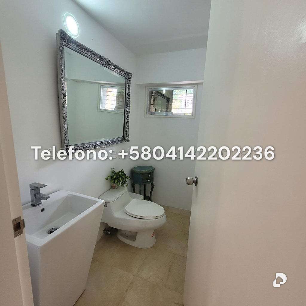 Casa en Cumbres de Curumo, Caracas – 16