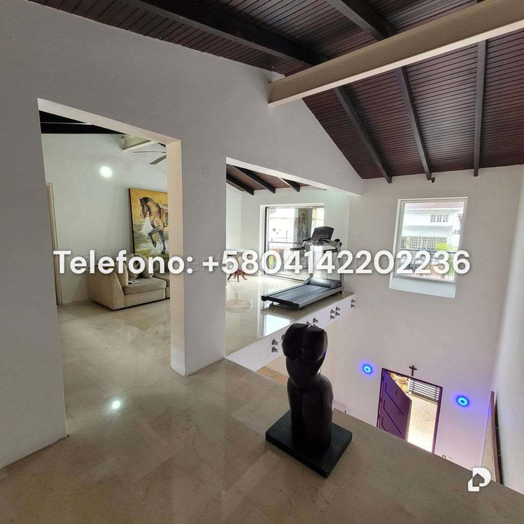 Casa en Cumbres de Curumo, Caracas – 18