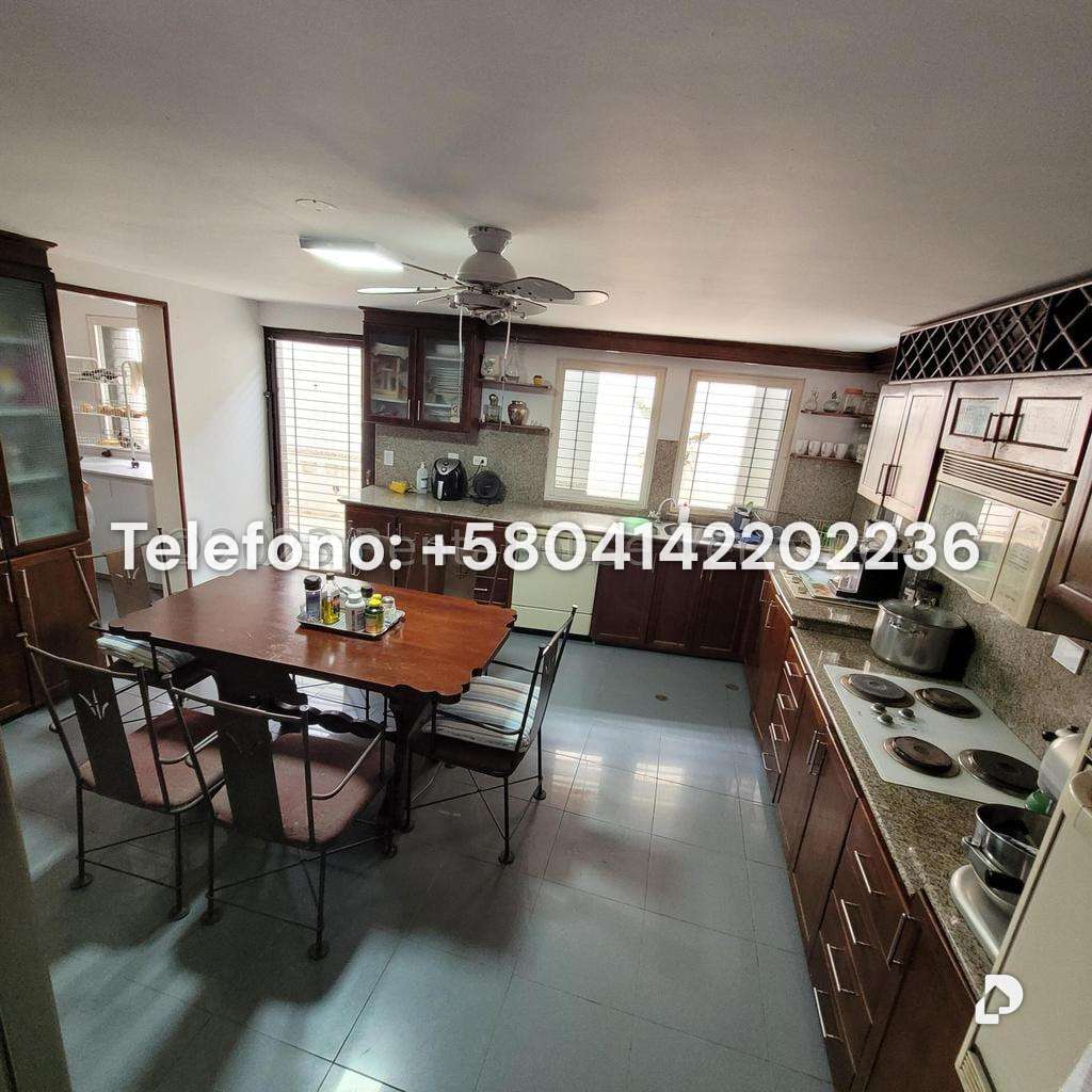 Casa en Cumbres de Curumo, Caracas – 13