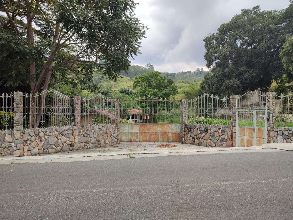 Terreno en La Entrada, Naguanagua - 1