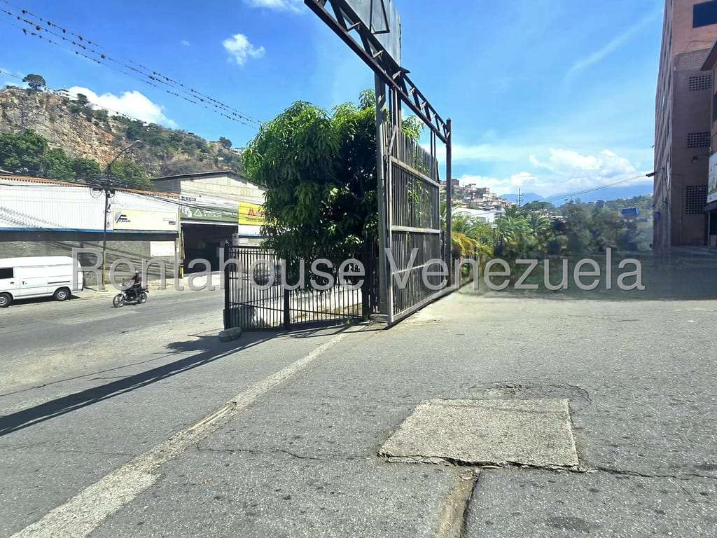 Local comercial en Piedra Azul, Caracas