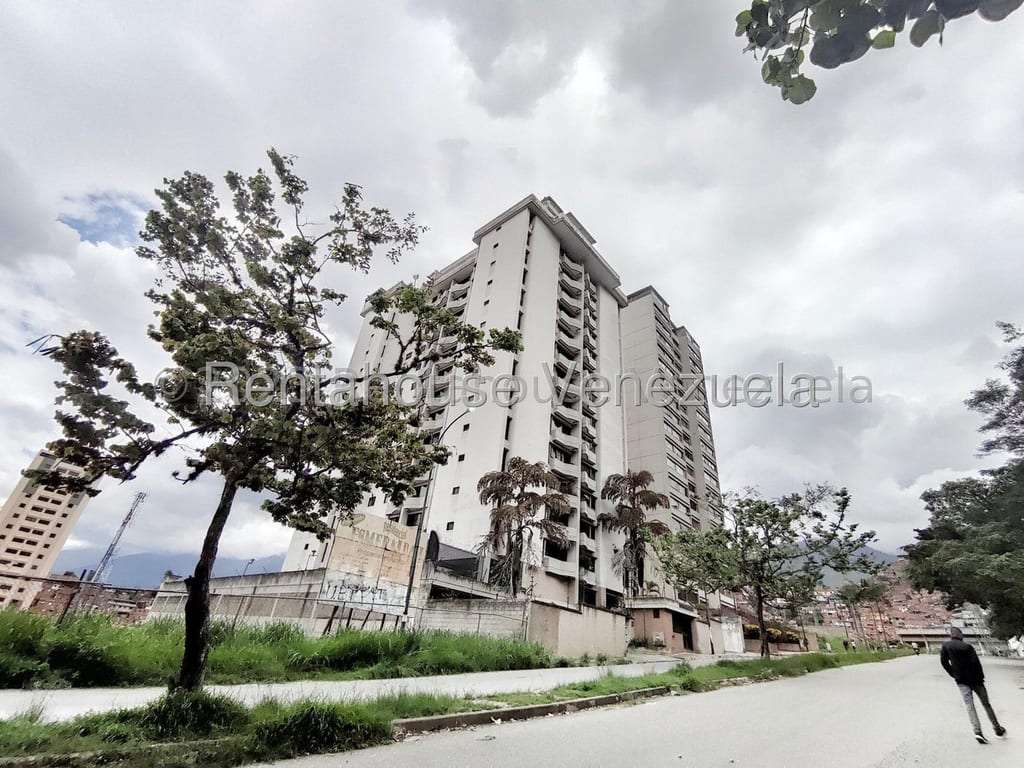 Apartment in Lomas del Avila, Caracas - 1