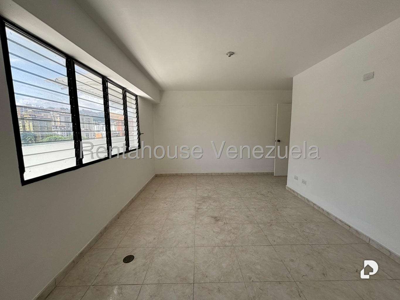 Apartment in Lomas del Avila, Caracas – 11