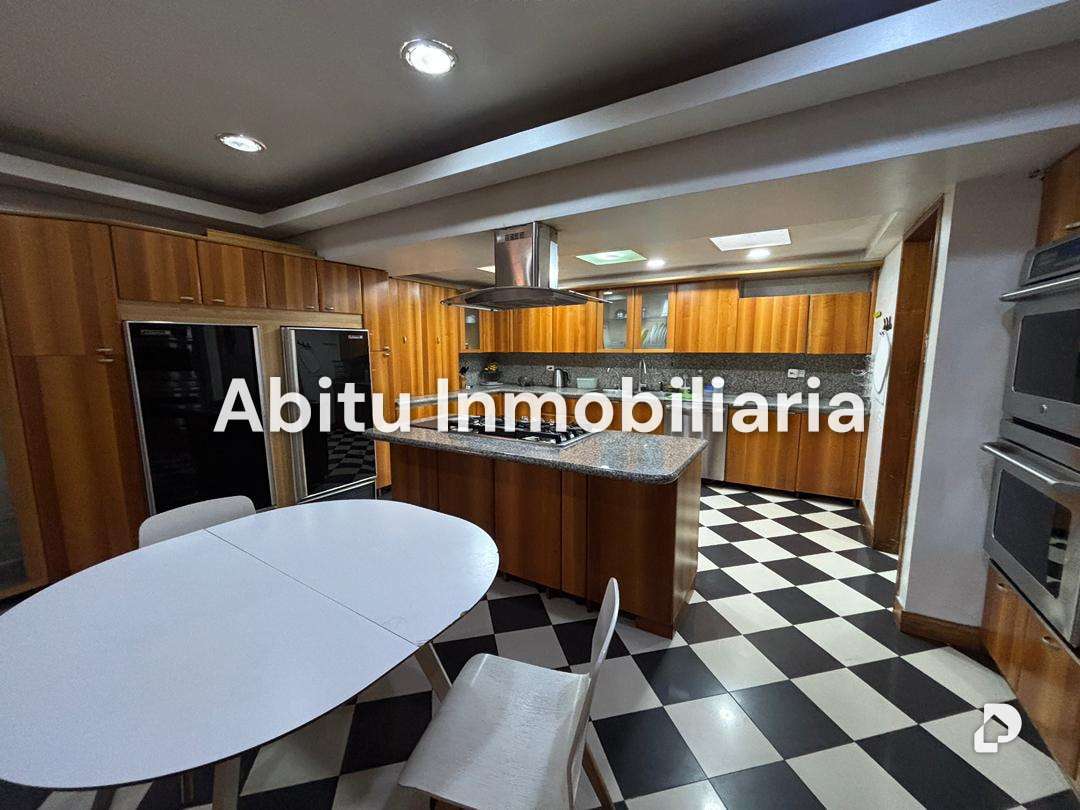 Apartamento en Los Palos Grandes, Caracas – 11