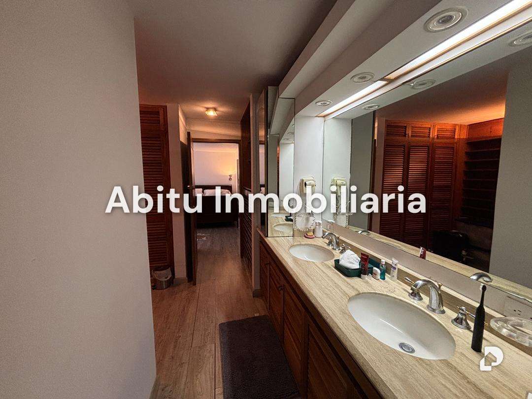 Apartamento en Los Palos Grandes, Caracas – 19