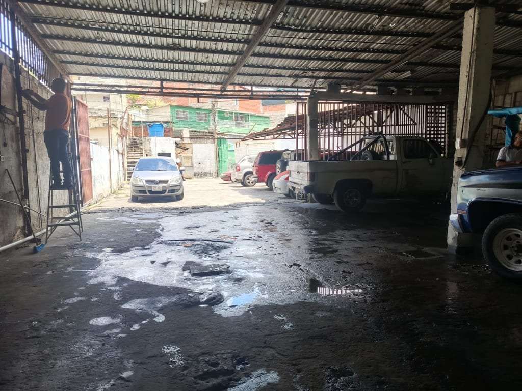 Local comercial en Sector El Cabotaje, Altos Mirandinos - 1