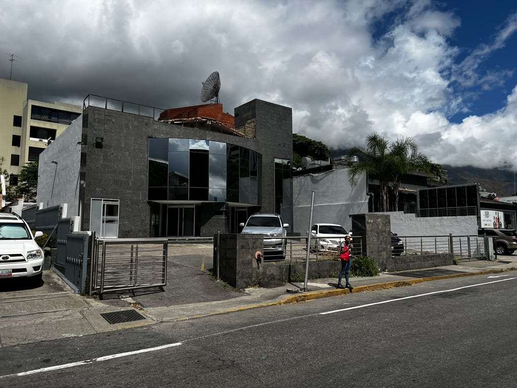 Local comercial en La Castellana, Caracas - 1
