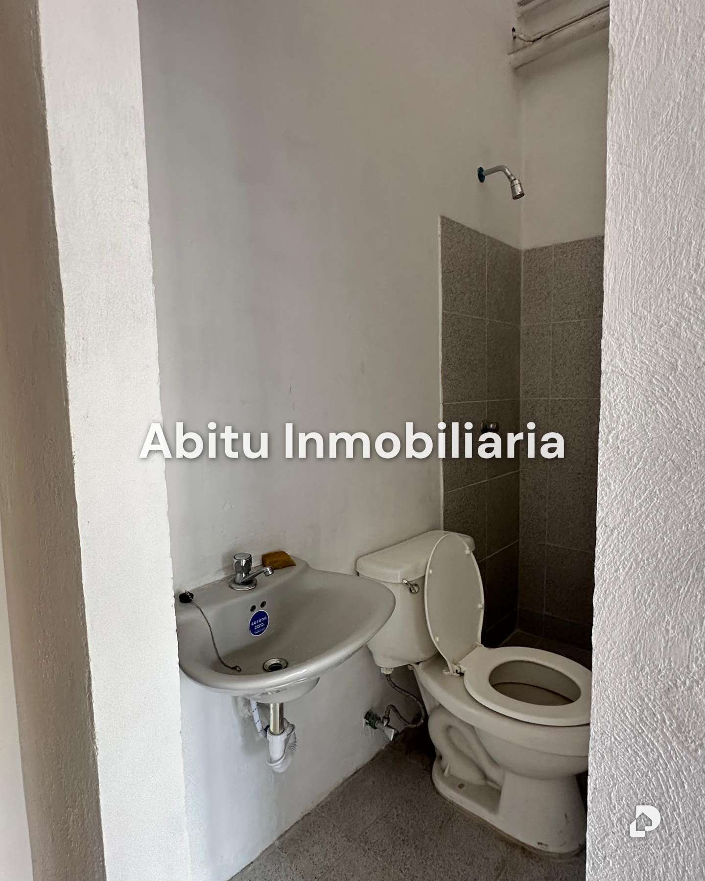 Casa en Los Chaguaramos, Caracas – 17