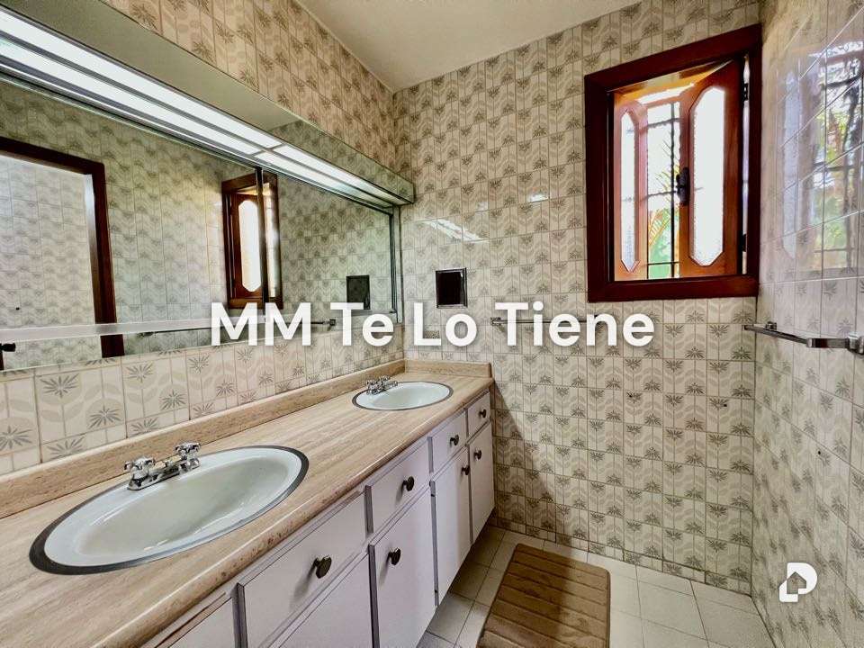 Casa en Tusmare, Caracas – 23