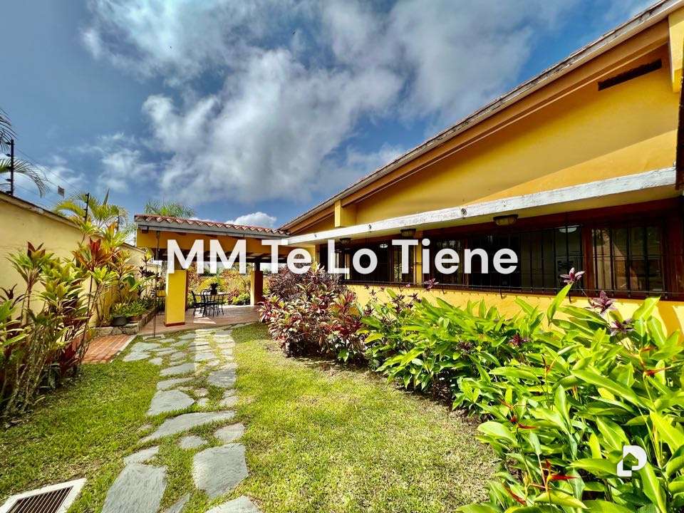 Casa en Tusmare, Caracas – 27