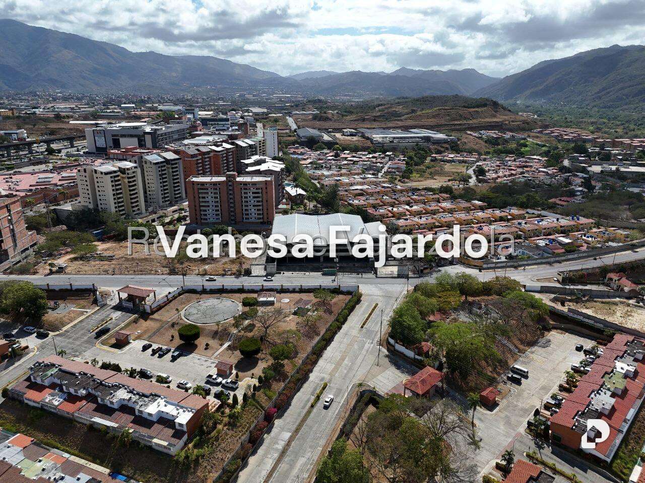 Local comercial en Valle Grande, Guatire – 1