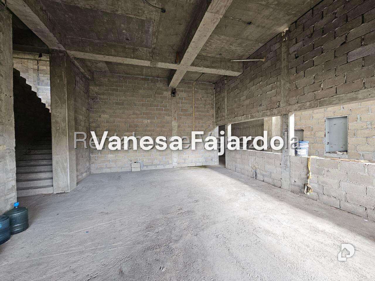 Local comercial en Valle Grande, Guatire – 27