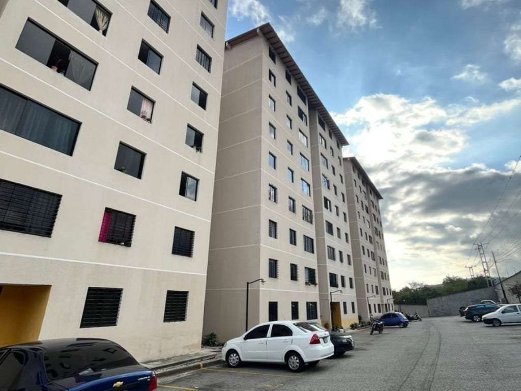 Apartamento en Residencia Entre Sierra, Ejido - 1