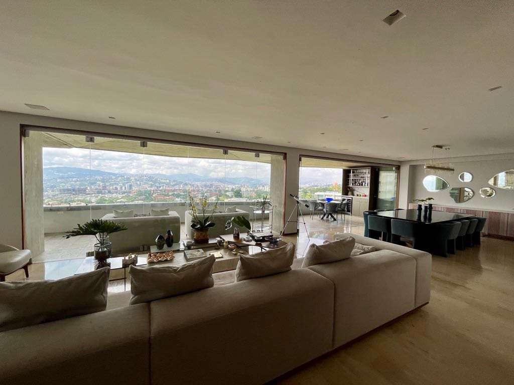 Apartamento en Altamira, Caracas - 1
