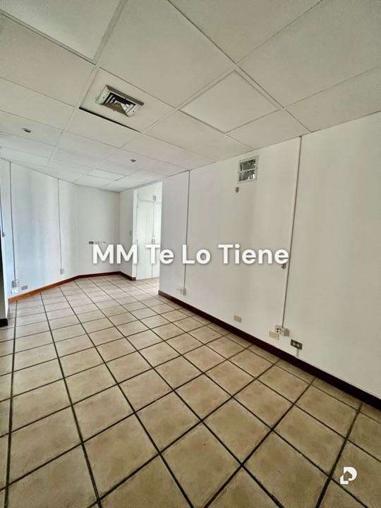 Oficina en Altamira, Caracas – 25